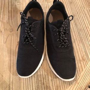 Toms black sneaker